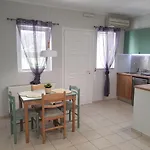 Case de vacanță Elaia Lefkáda